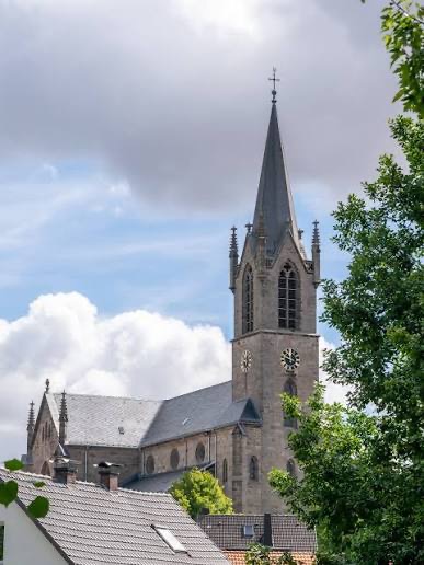 Katholische Pfarrkirche St. Vincentius Scherfede