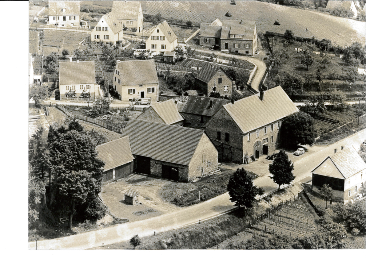 Historische Luftaufnahme des Peine-Standorts und seines Umfelds in Scherfede